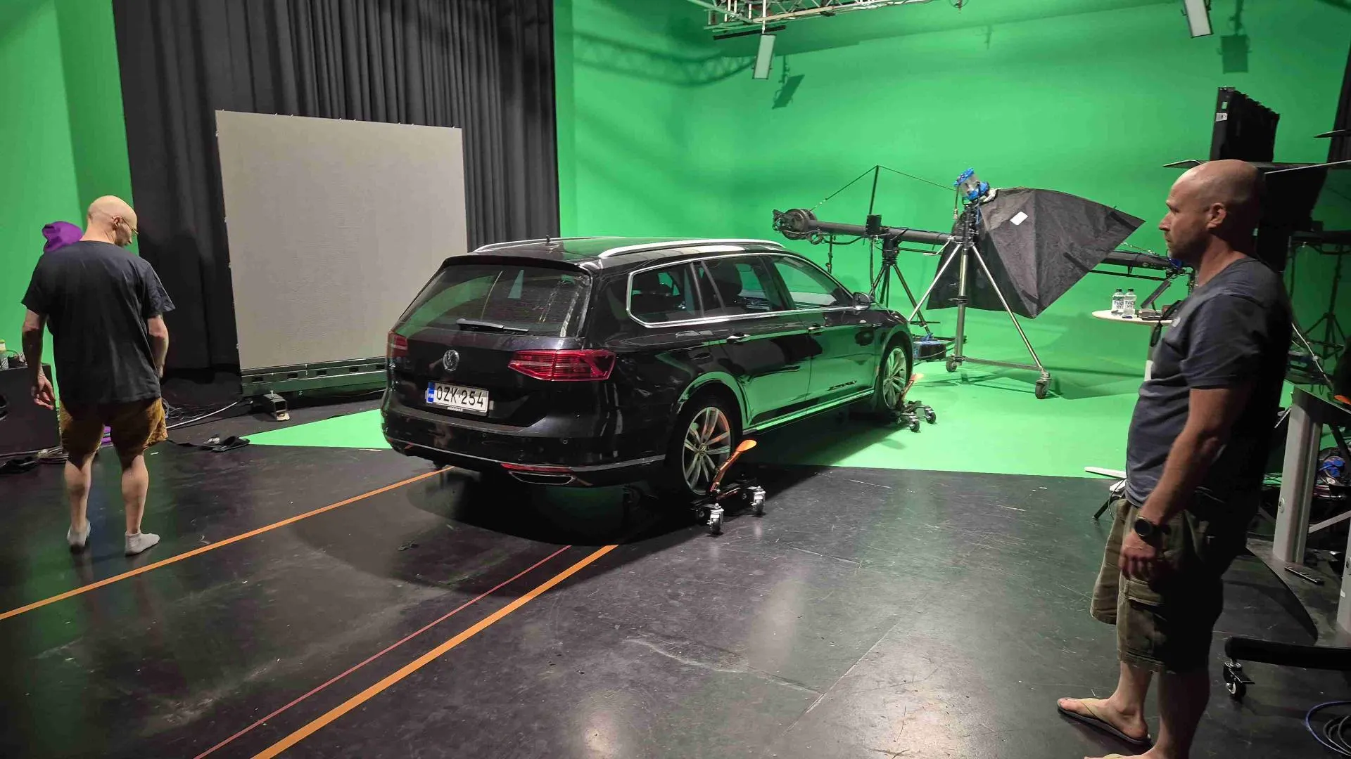 Green screen shoot with a VW Passat and a camera crane.